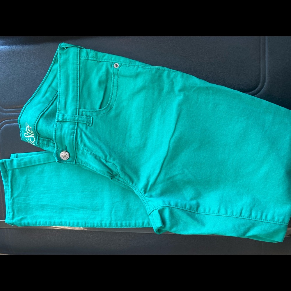 Old navy green jeans 👖